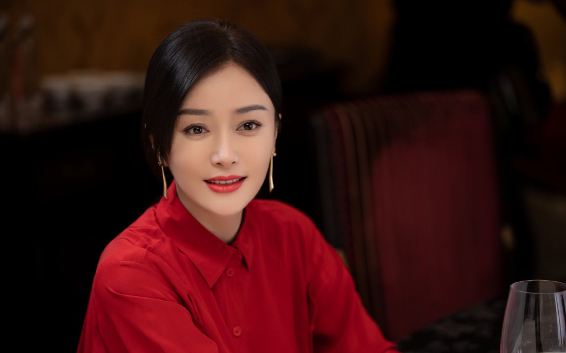 詹姆斯爆发湖人横扫热火，詹姆斯爆发湖人横扫热火是哪一年