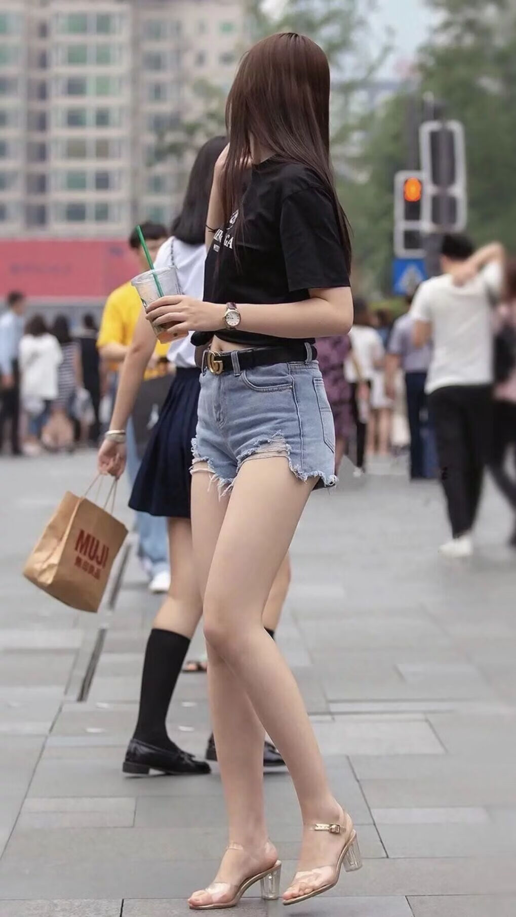杨瀚森入选全明星赛球迷投票领先，杨瀚森身高