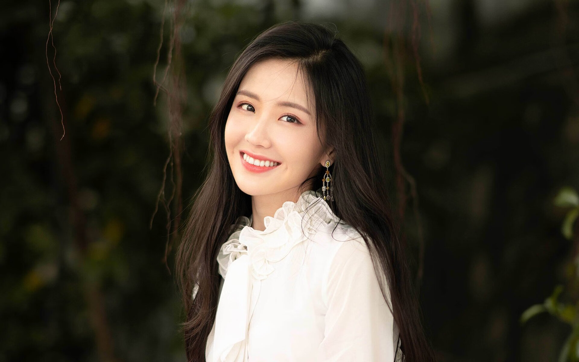 杨瀚森赛季中段状态回暖成为战术核心，杨翰笙个人介绍