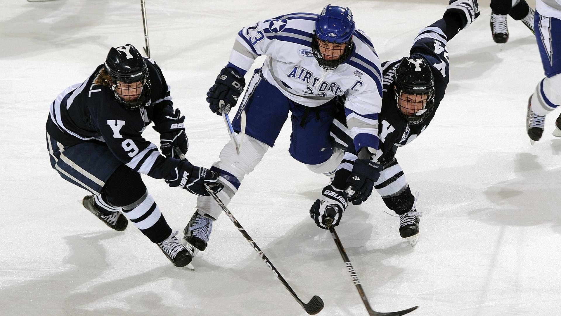 “赛场花絮:运动员的场下趣味生活”,比赛场上的运动员