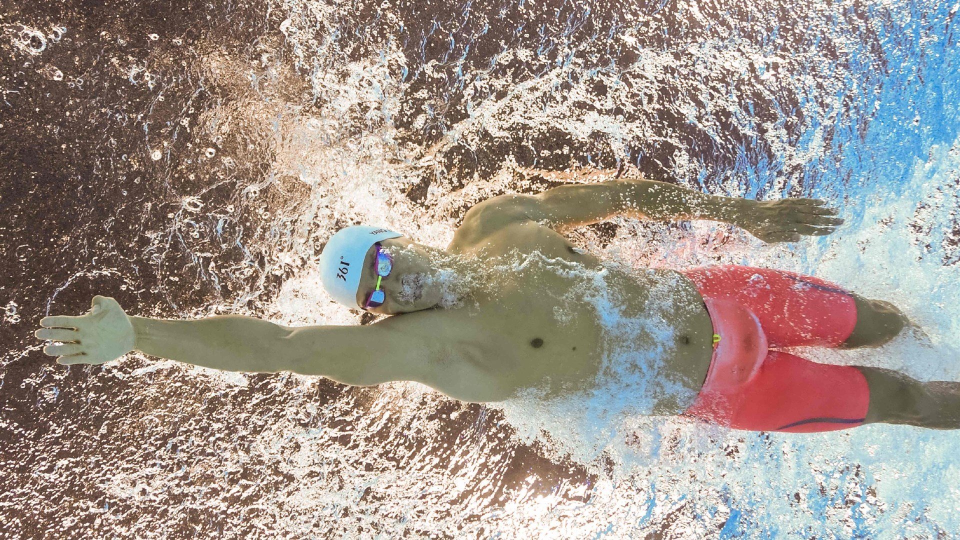 爱游戏体育-特色地质徒步穿越，探索地球的奇幻景观，徒步穿越游记