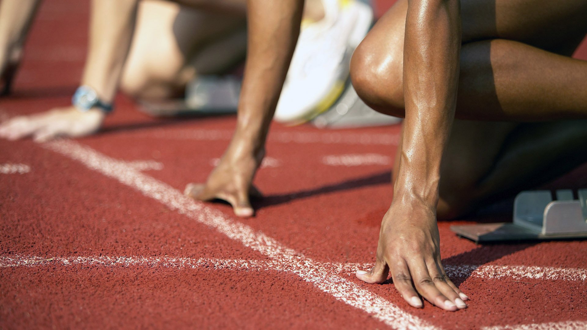 赛车精神：F1运动中的激励故事，f1赛车的魅力